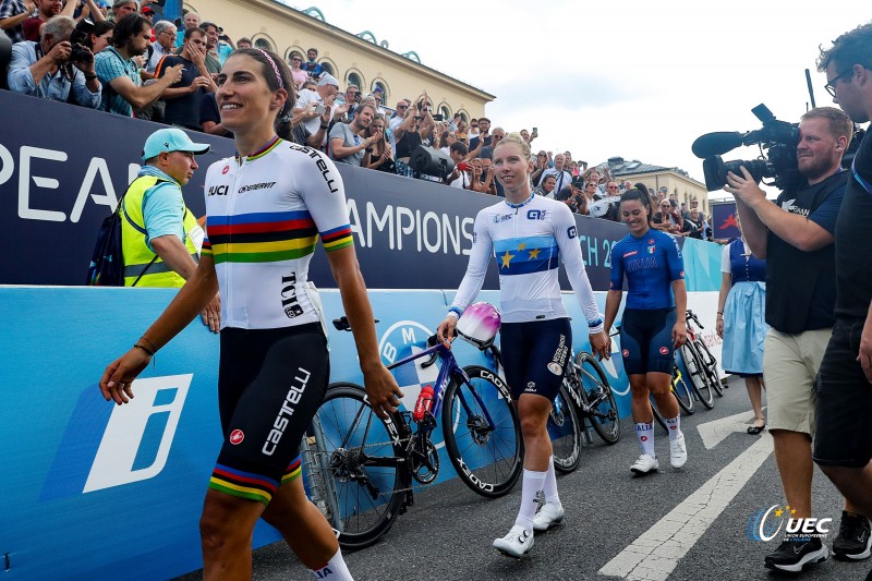 European Championships Munich 2022 - 2022 UEC Road Elite European Championships - Women's Road Race - 21/08/2022 - Lorena Wiebes (NED) - Elisa Balsamo (ITA) - Rachele Barbieri (ITA) - photo Ivan Benedetto/UEC/SprintCyclingAgency?2022